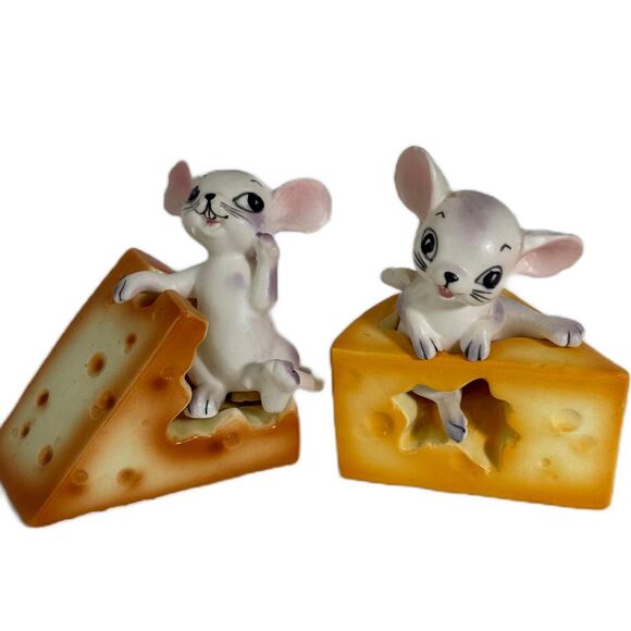 Vintage 2 Sets Salt & Pepper Shakers Mouse & Swiss Cheese Japan Kitschy - Picture 1 of 9